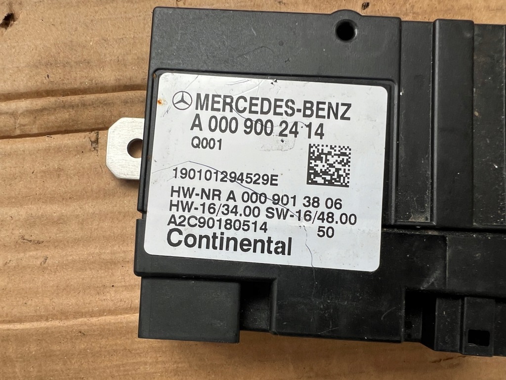 фото №8, Mercedes c63s amg w205 модуль блок управления насоса топлива оригинал europa