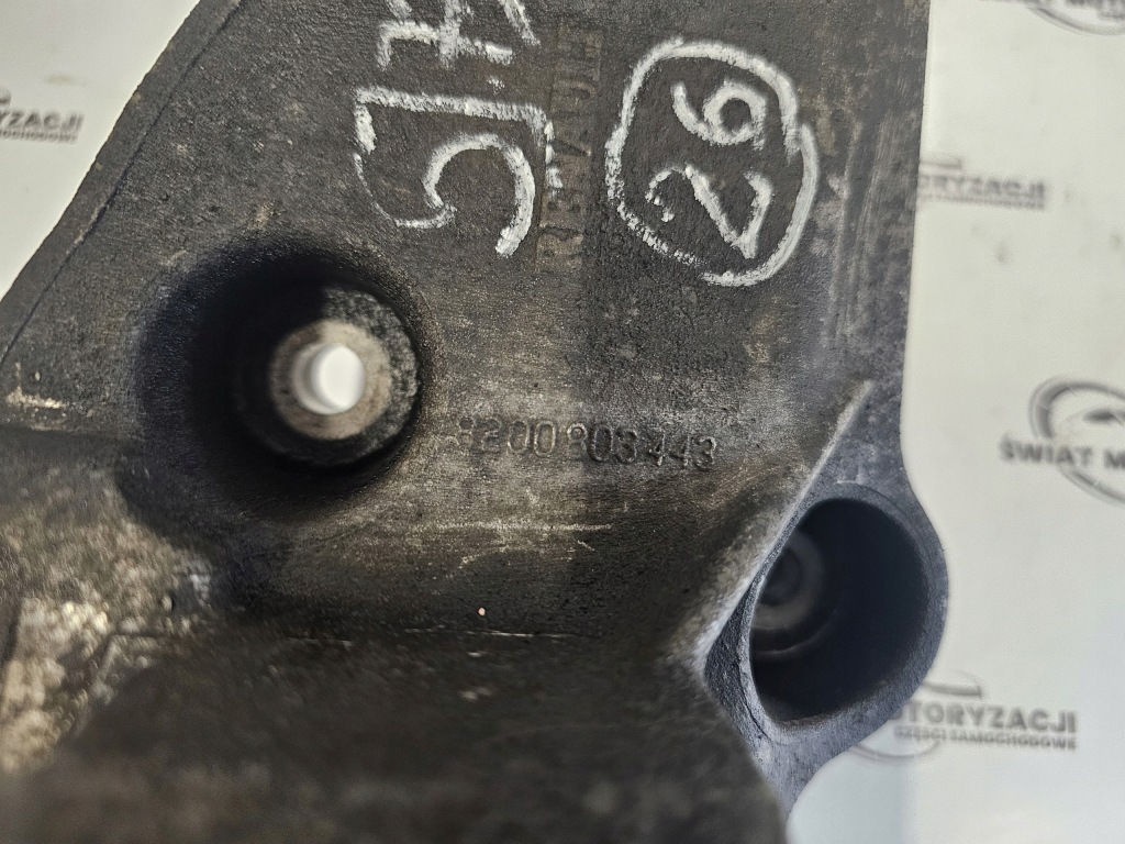 Trafic vivaro 2.0 dci m9r786 114km 14r кронштейн кронштейн генератора 8200803443 Недорого