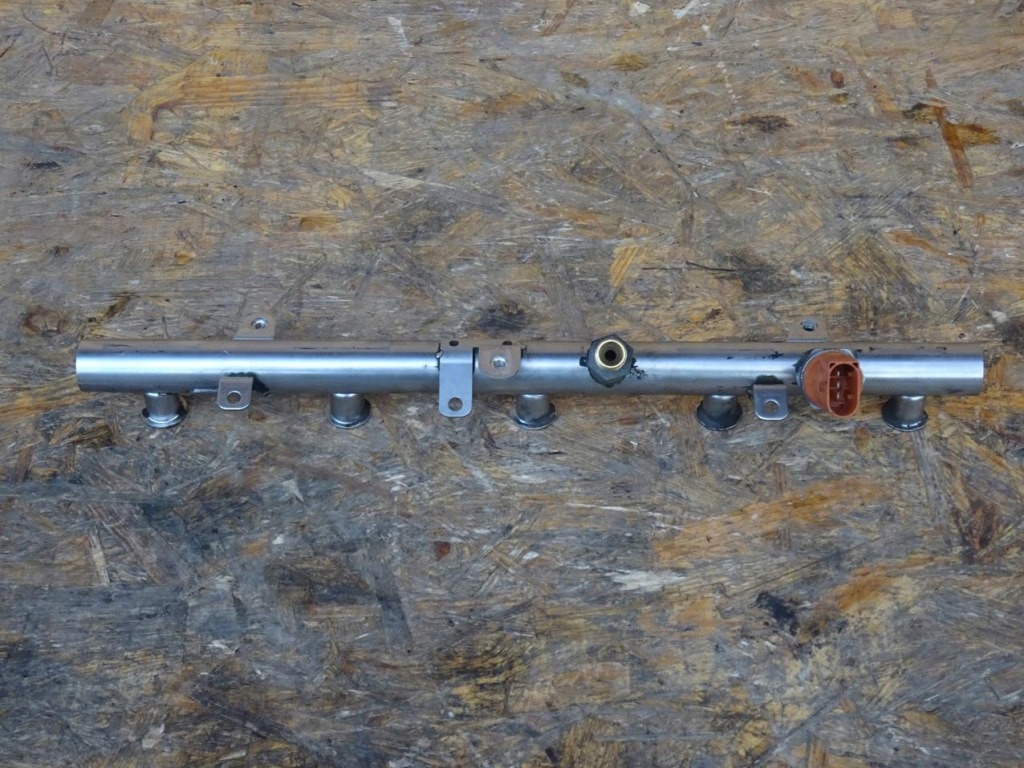 фото №8, Audi rs3 8p ttrs 8j rsq3 8u 2.5 tfsi молдинг впрыскная датчик 07k133317k