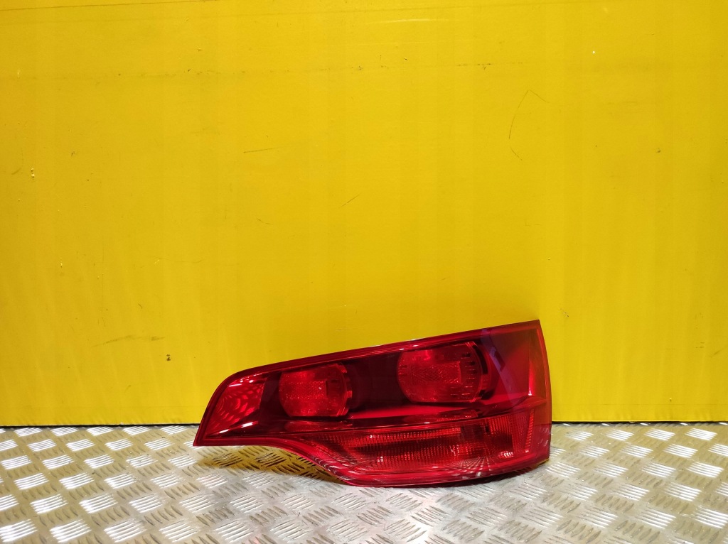 фото №1, Audi q7 2003-2006 лампа задняя правая usa