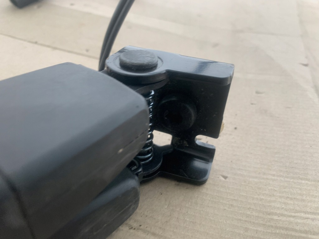 фото №8, Ford mustang mach-e rwd 75.7kwh клипса поперечина задняя оригинал