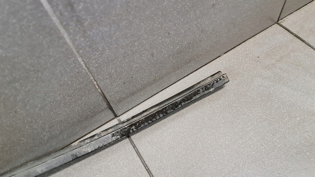 фото №9, Прокладка капот bmw 7 e65 lift 3.0d 7019966