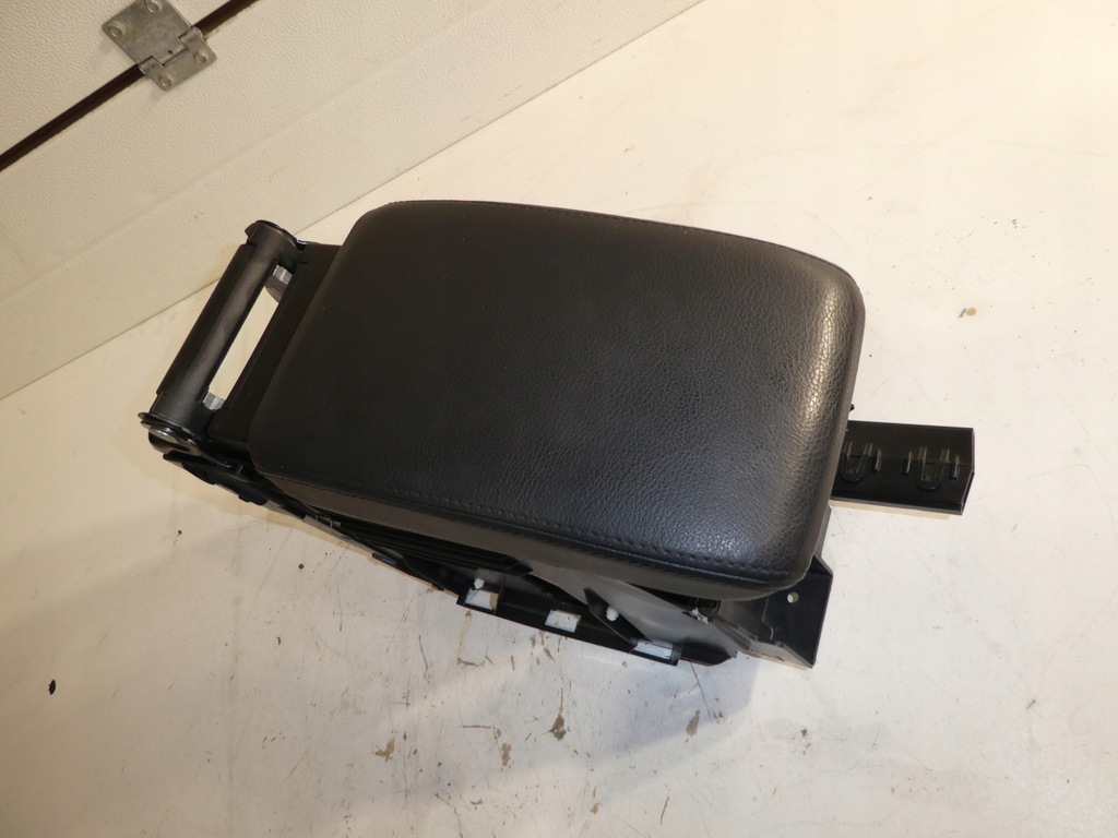 фото №5, Vw eos подлокотник 1q0864251e