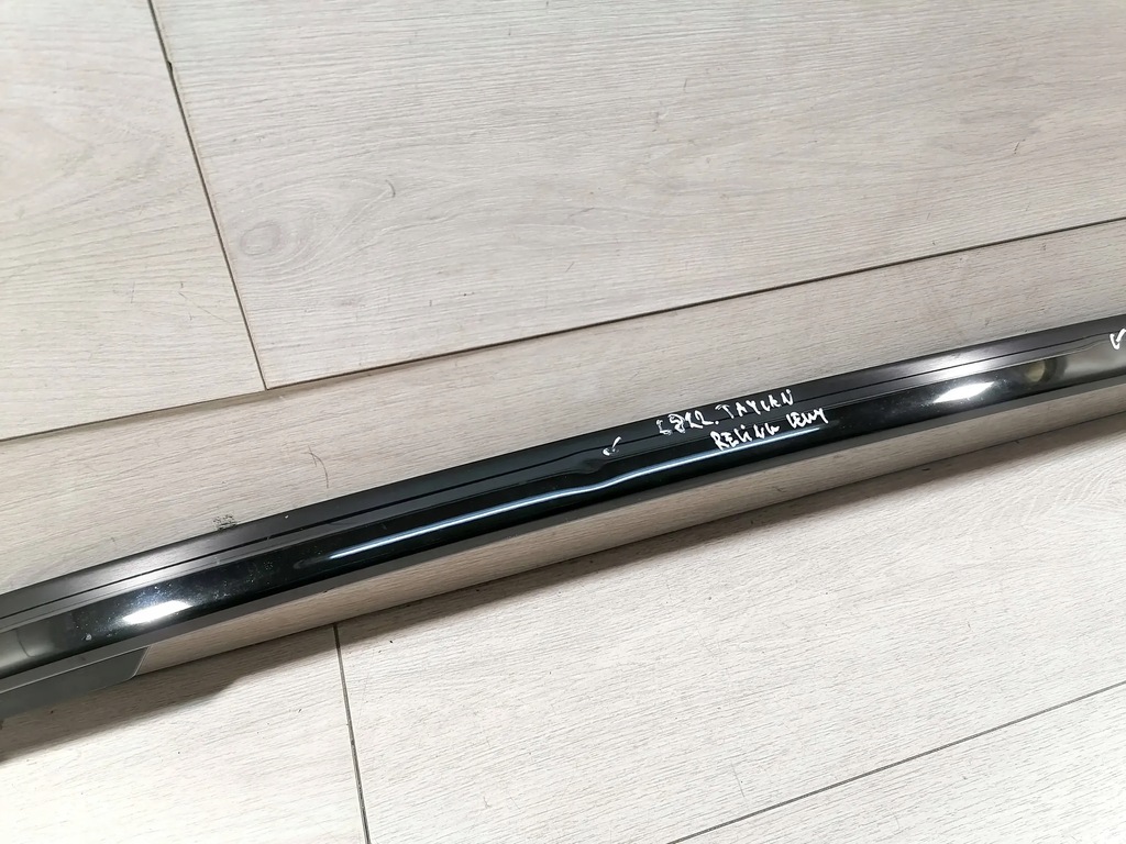 фото №10, Taycan рейлинг крышный левый 9j0860025