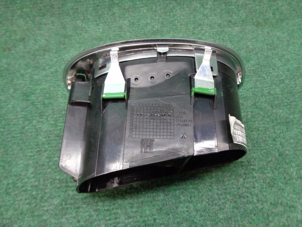 фото №2, Решётка обдув консоли fiat 500l 2012- правая оригинал