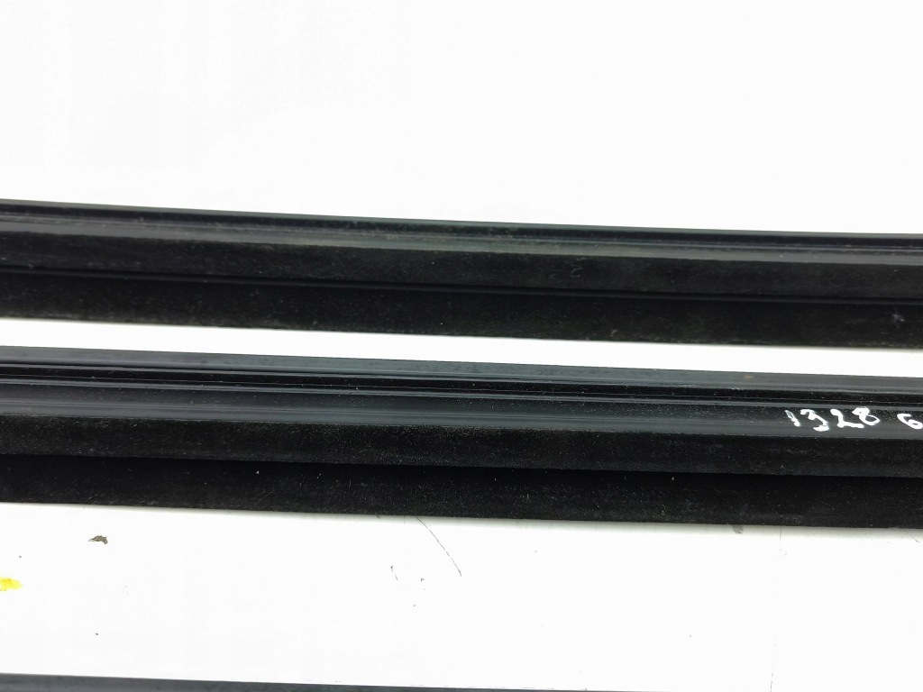 фото №6, Volvo s90, v90 2018 прокладка стекло дверь передних 31848303