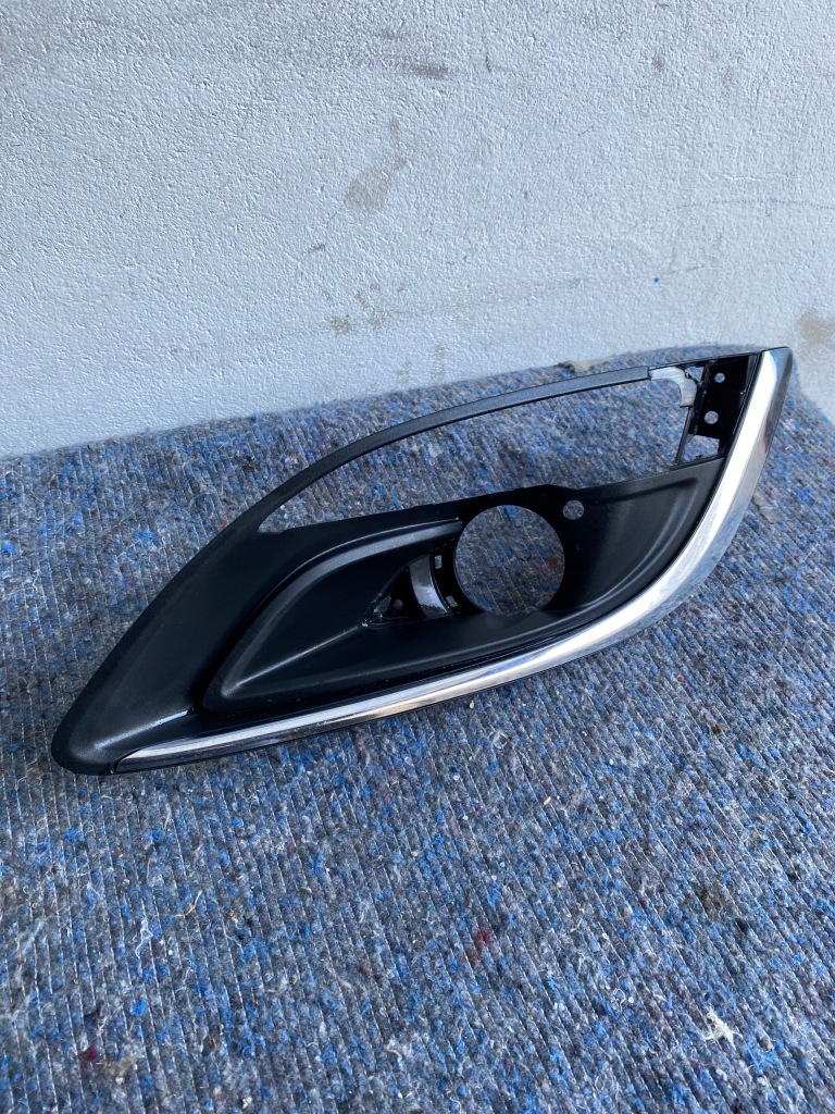 Купить Opel astra j iv рестайлинг  решётка бампера левая