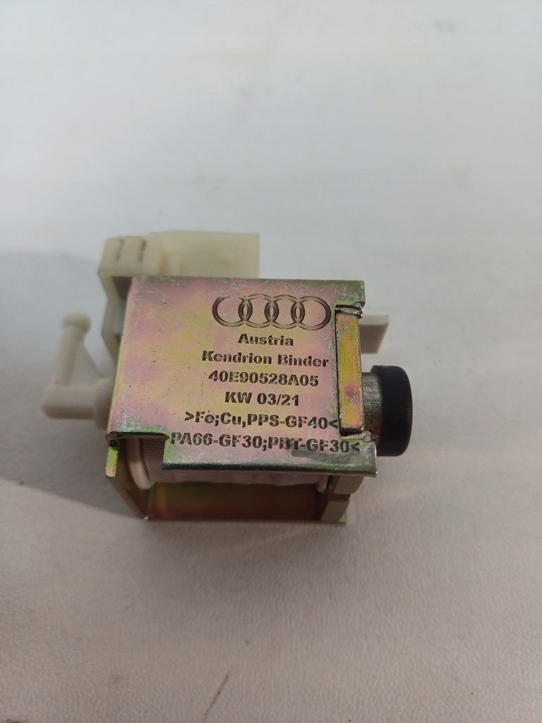 фото №9, Моторчик блок управления блокировка коробки передач audi a4 b7 04-