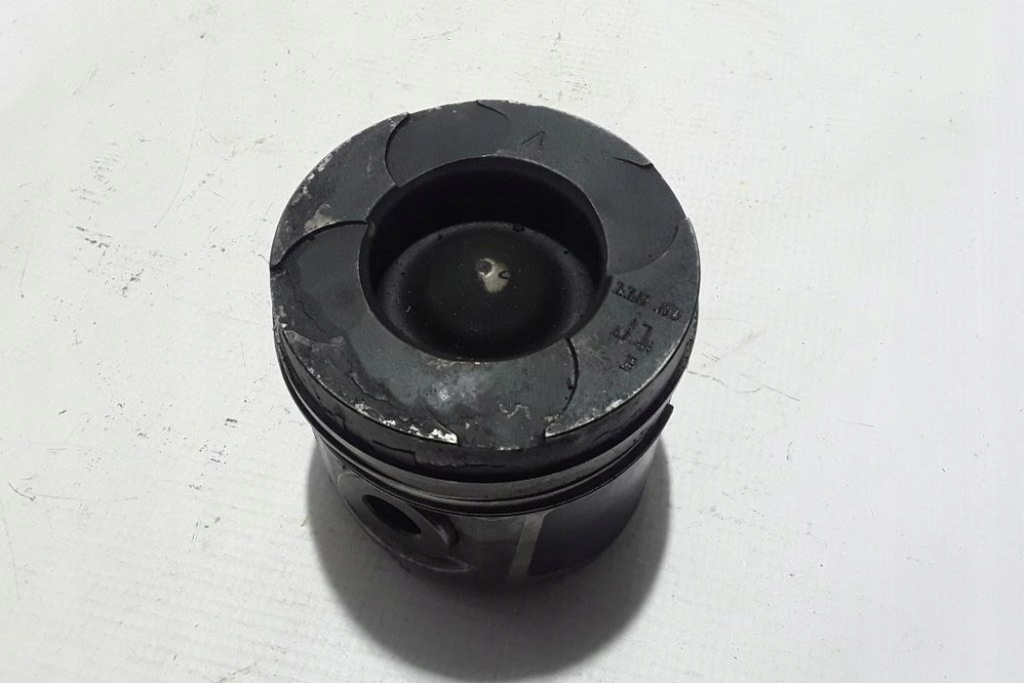 фото №1, Поршень renault master ii фургон fd 7701477439 2.5l дизель 88kw 2008