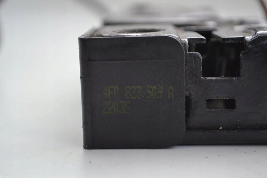 фото №5, Audi a6 s6 c6 4f 2006 замок крышки передней / капот двигателя