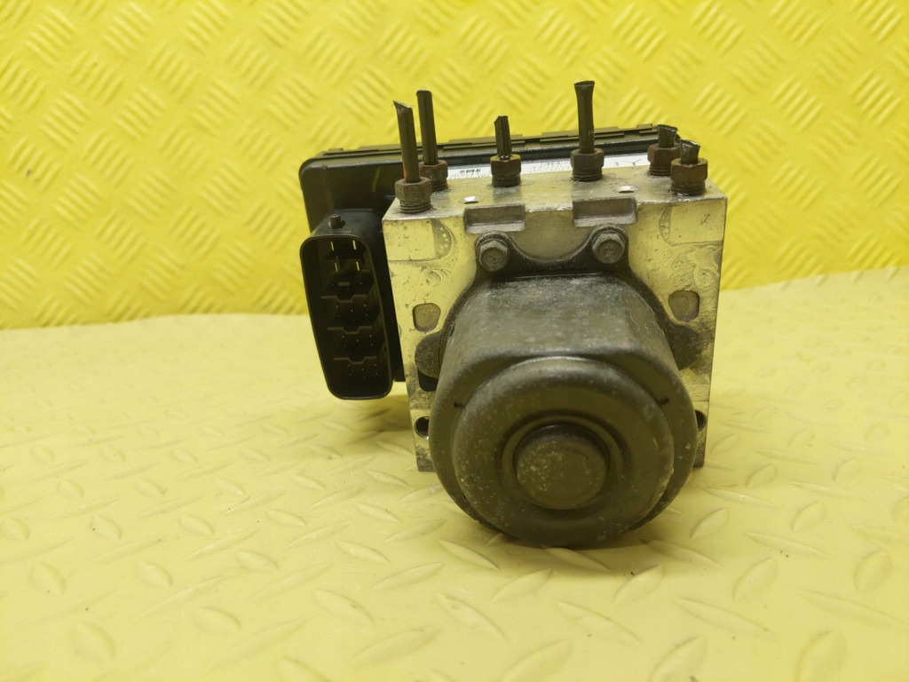 Toyota corolla verso 2.0 d4d насос abs 4451013070 Недорого