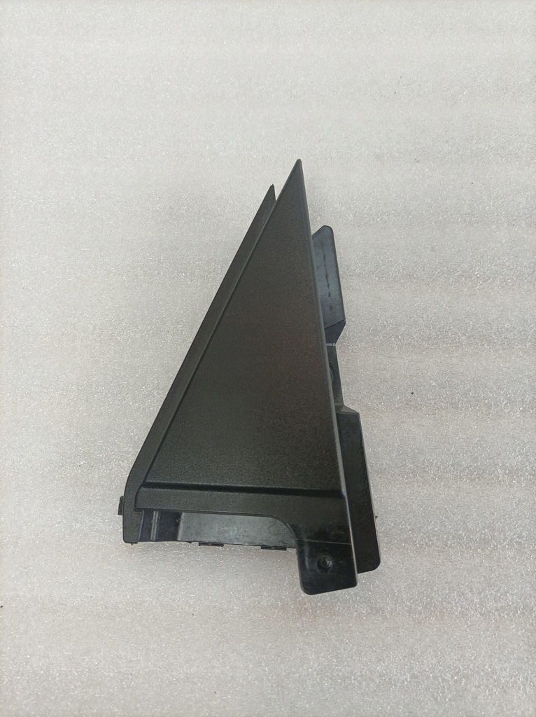 фото №1, Crossland x треугольник заглушка дверь правый задняя