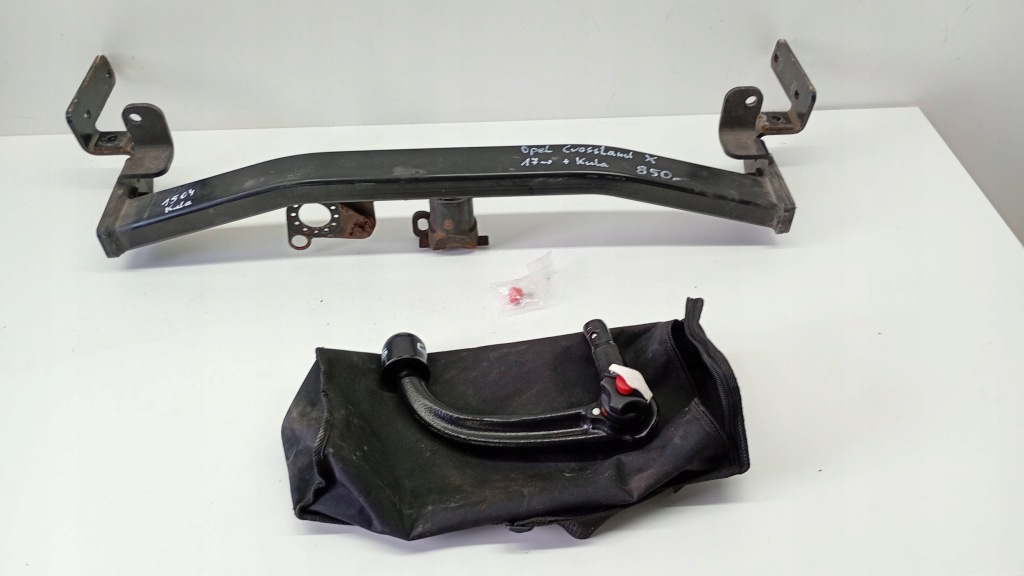 Купити Балка фаркоп з кулька до opel crossland x 2017-