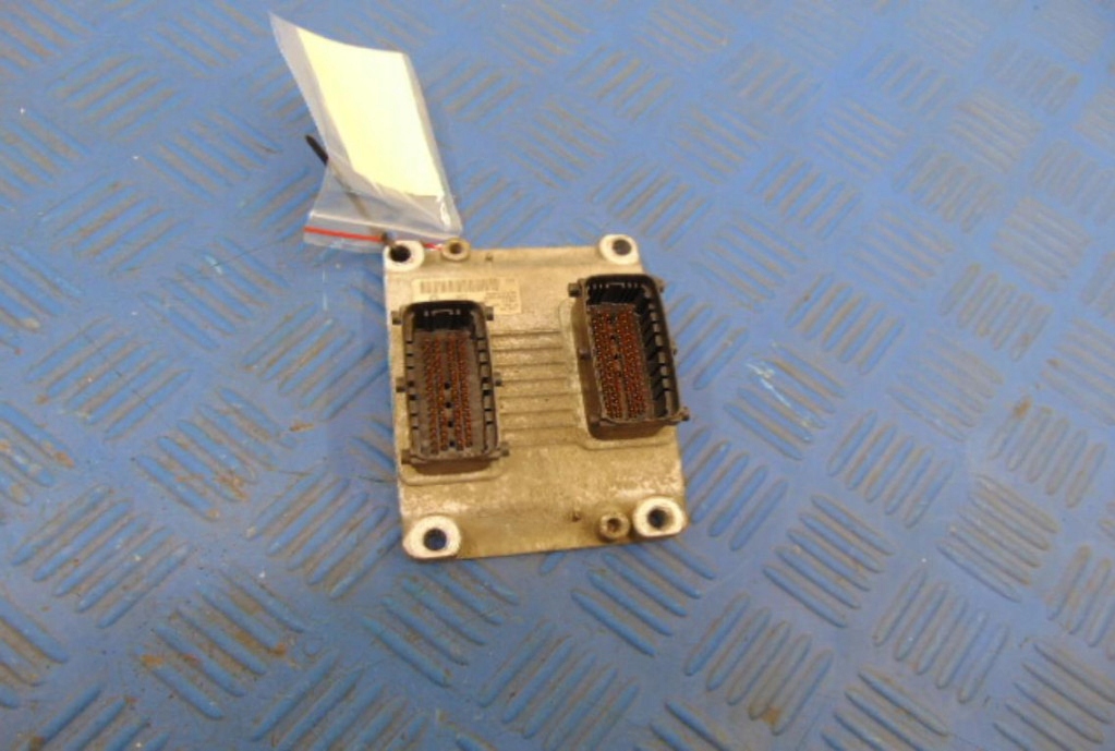 Купити Alfa romeo 147 1.6b бортовий комп'ютер двигуна