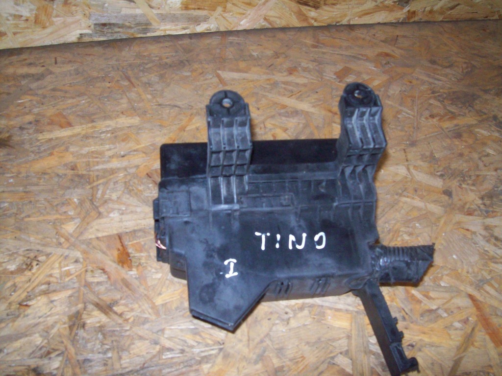 фото №1, Nissan almera tino 2,2 di коробка предохранителей