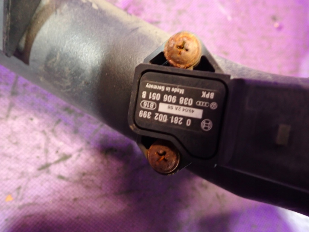 фото №5, Vw touran i 1.9 d шланг интеркулер 1k0145770b