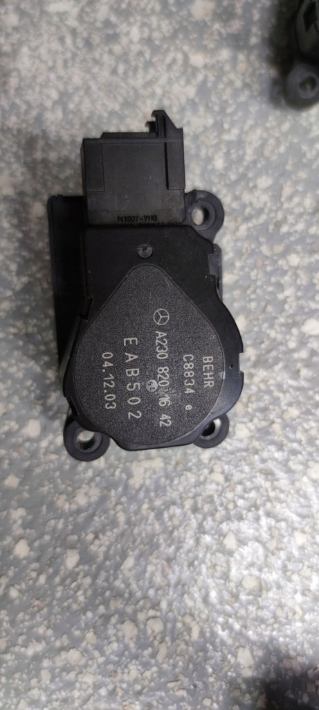 фото №1, Mercedes w203 w211 моторчик кришка обдув