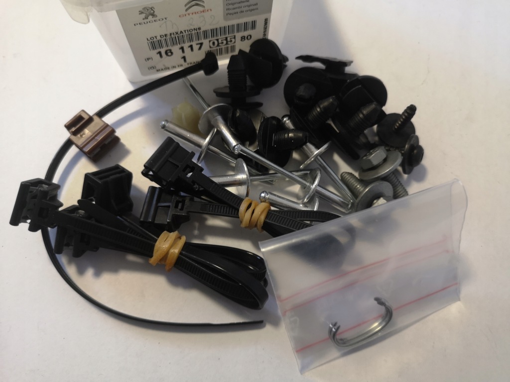 фото №1, Набір кліпси штифти бампера задня citroen c3 iii