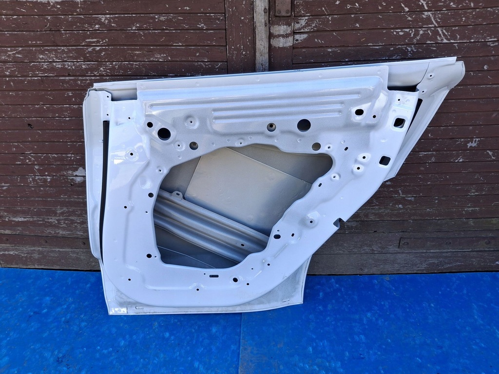 фото №6, Двері праве задні tesla model y 2020r-