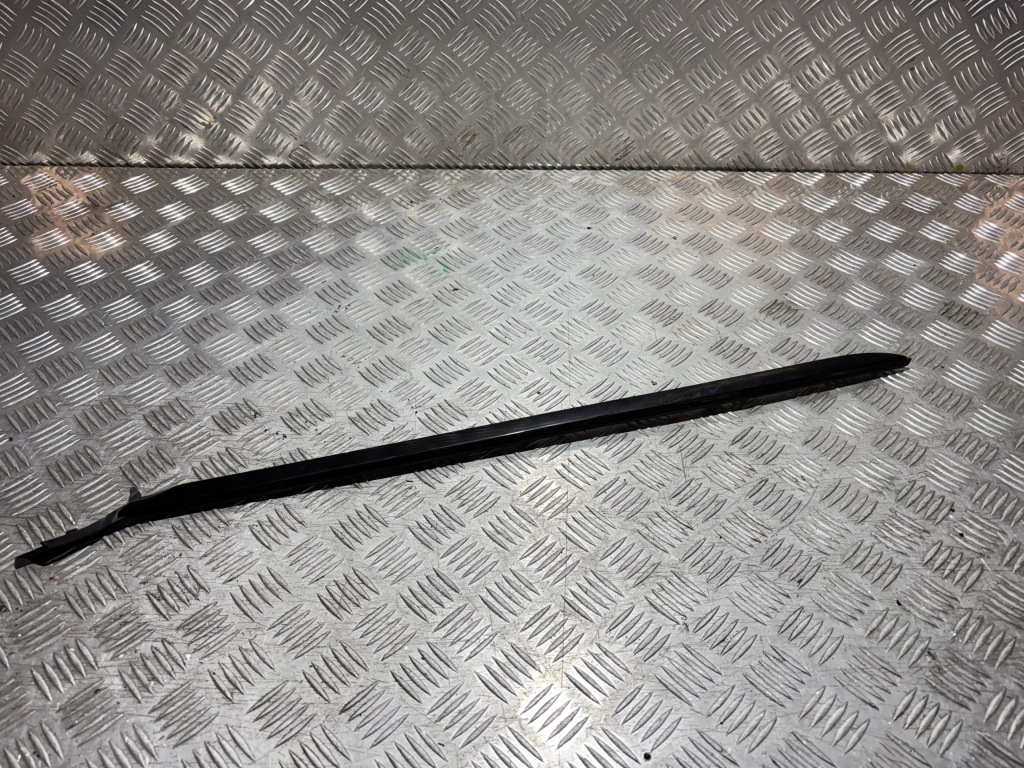 Купити Молдинг скло перед лобове права mg hs 2 2024-