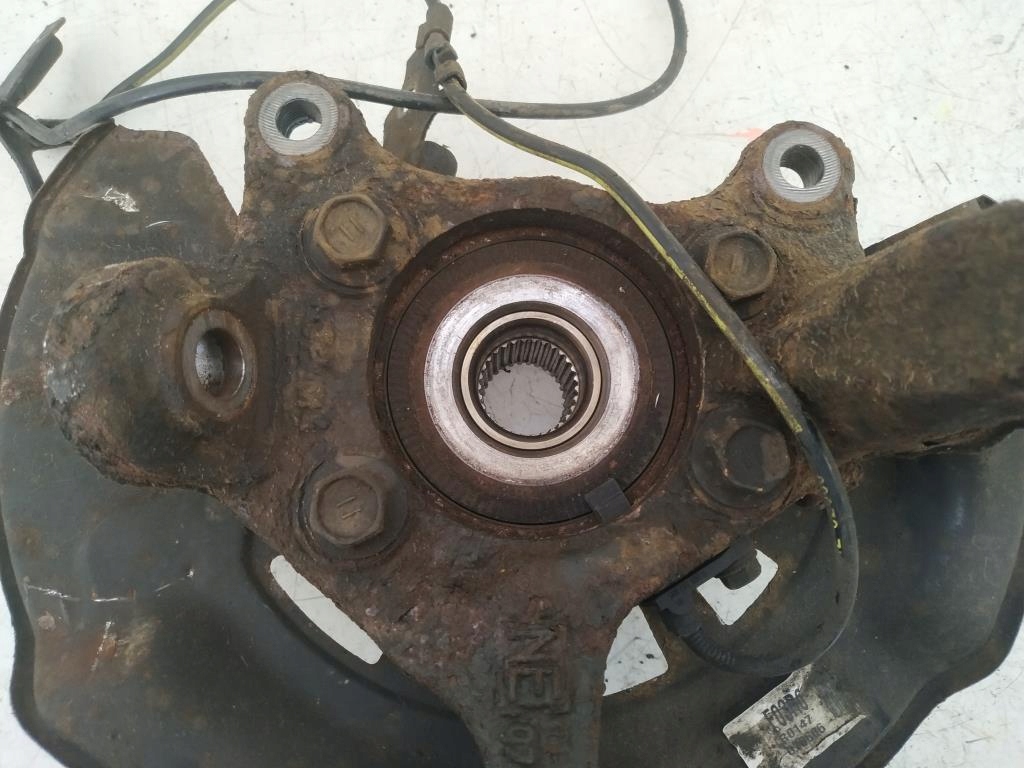 фото №8, Поворотный кулак ступица правый перед toyota auris i d4d