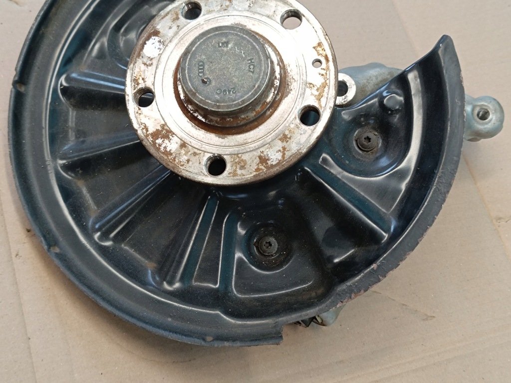 фото №14, Vw arteon shooting brake 1.4 ehybrid 2022 r поворотный кулак правый задняя 3q0501117a