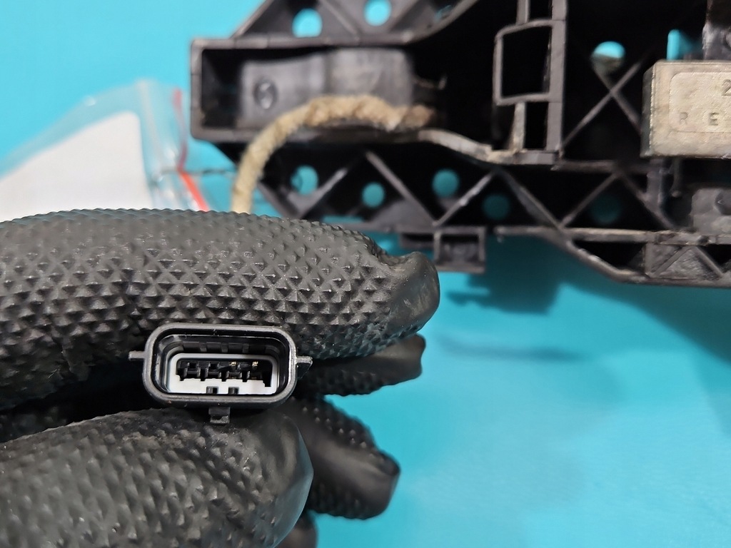 фото №4, Ручка задняя правая наружная renault fluence 806060041r