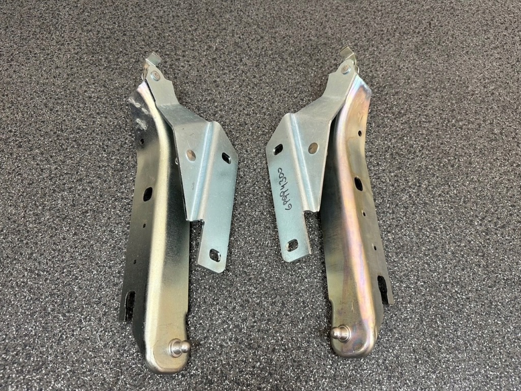 фото №1, Ferrari roma portofino california петля петли капот 69994300 / 69994200