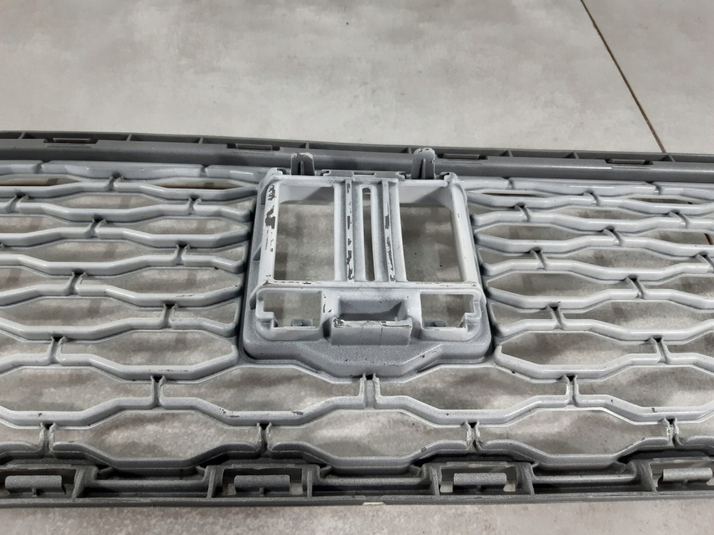 фото №14, Vw caddy v 2k7 решётка средняя бампера перед 2k7853677