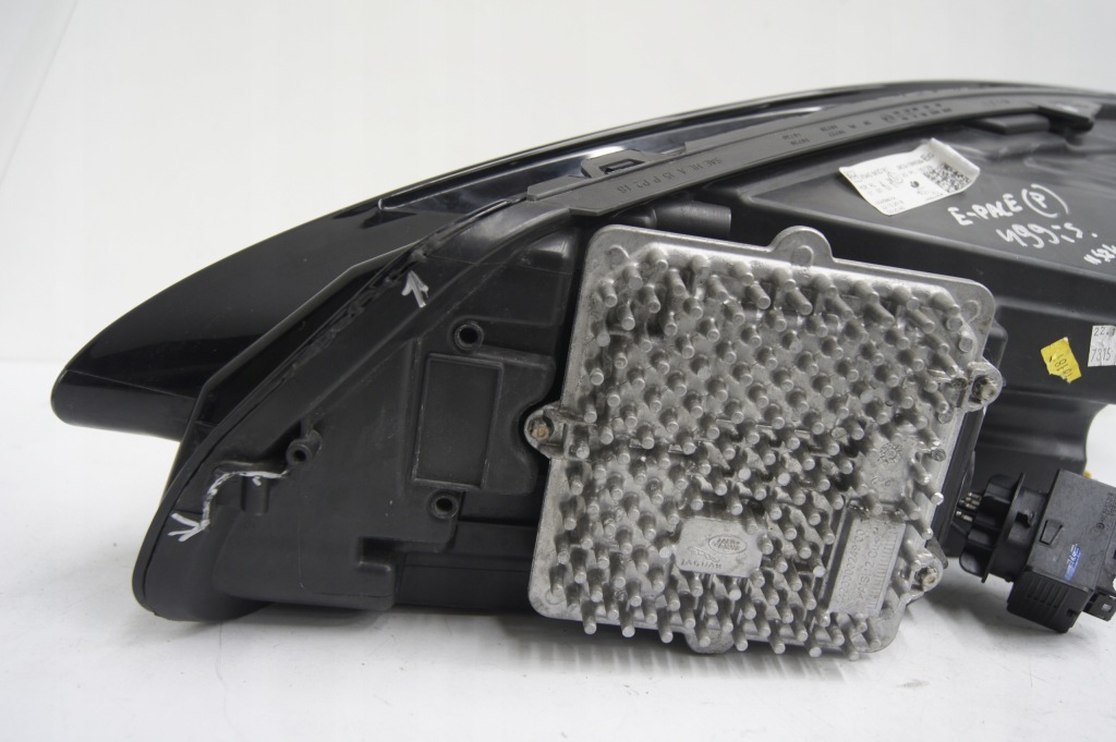 Фара правый  передняя e-pace r-dynamic с Разборки