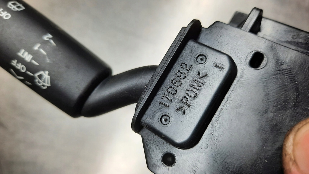 фото №6, Перемикач двірник 17d682 mazda 3 i 03-09r