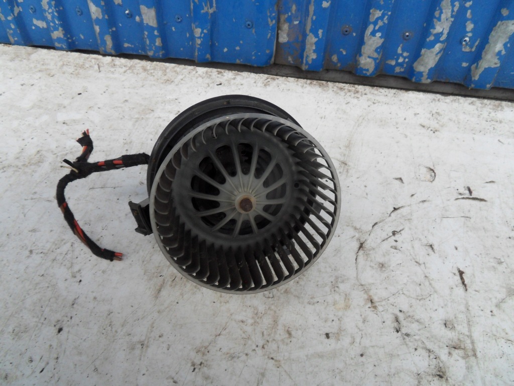 фото №1, Mercedes c-klasa w204 07-11 повітродувка обдув + штекер