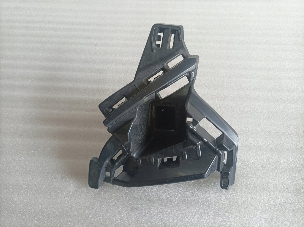 фото №1, Skoda оригинальный номер 5e3807724 решётка радиатора решётка радиатора czarna