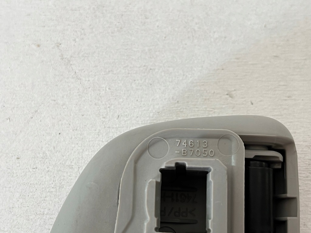 фото №4, Rav4 v ручка кронштейн стельовий задня правий задня сіра