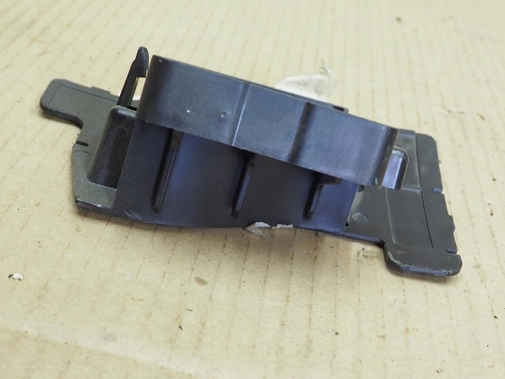 фото №12, Volvo polestar напрямна кронштейн 32227704