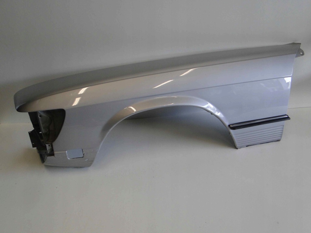 Mercedes sl r107 107 молдинг крила передня ліва Ціна