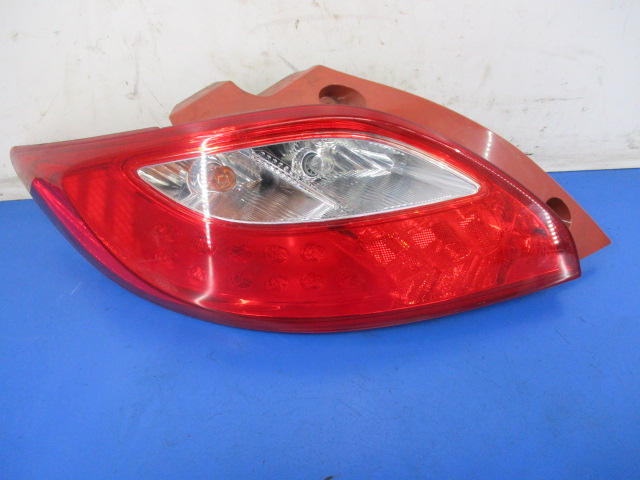 фото №1, Mazda 2 de 1.3mpi 5d лампа задняя левая оригинал