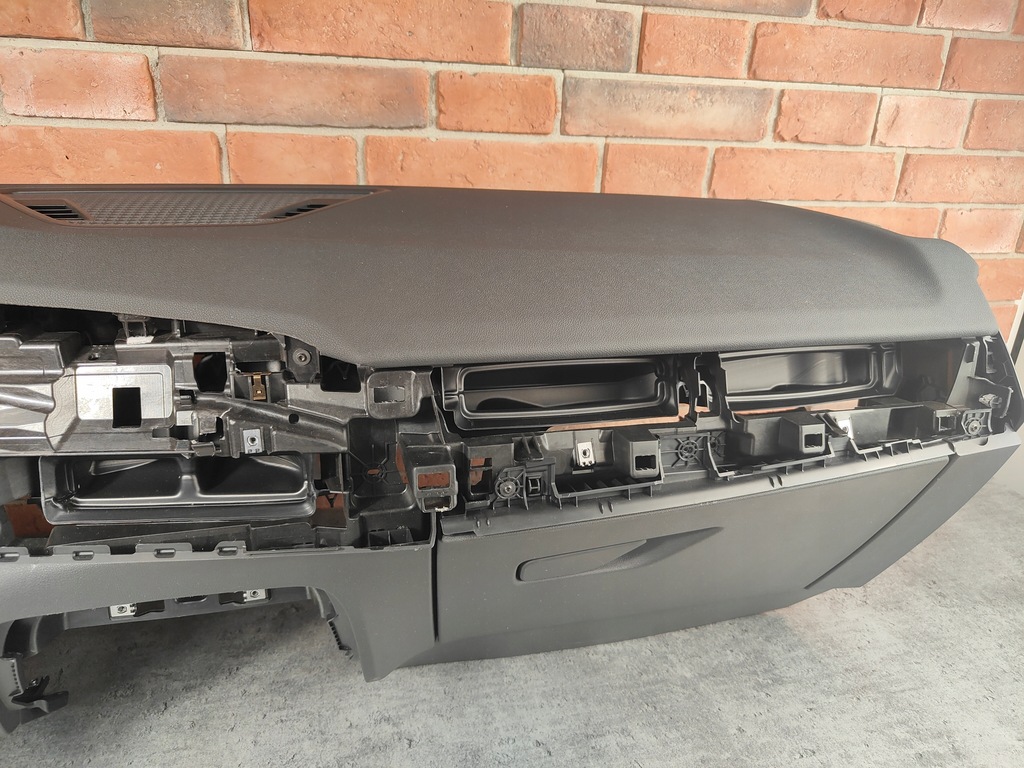 фото №16, Bmw x1 u11 оригинальная приборная панель приборная консоль приборная панель czarna кожа hud