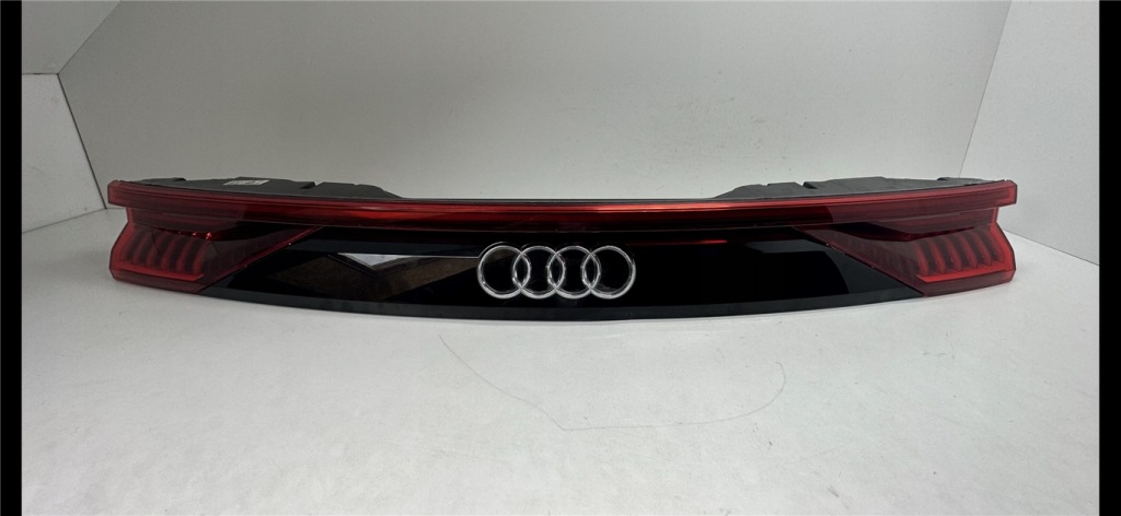 фото №1, Audi q8 sq8 high 18r+ лампа задняя matrix led eur.org