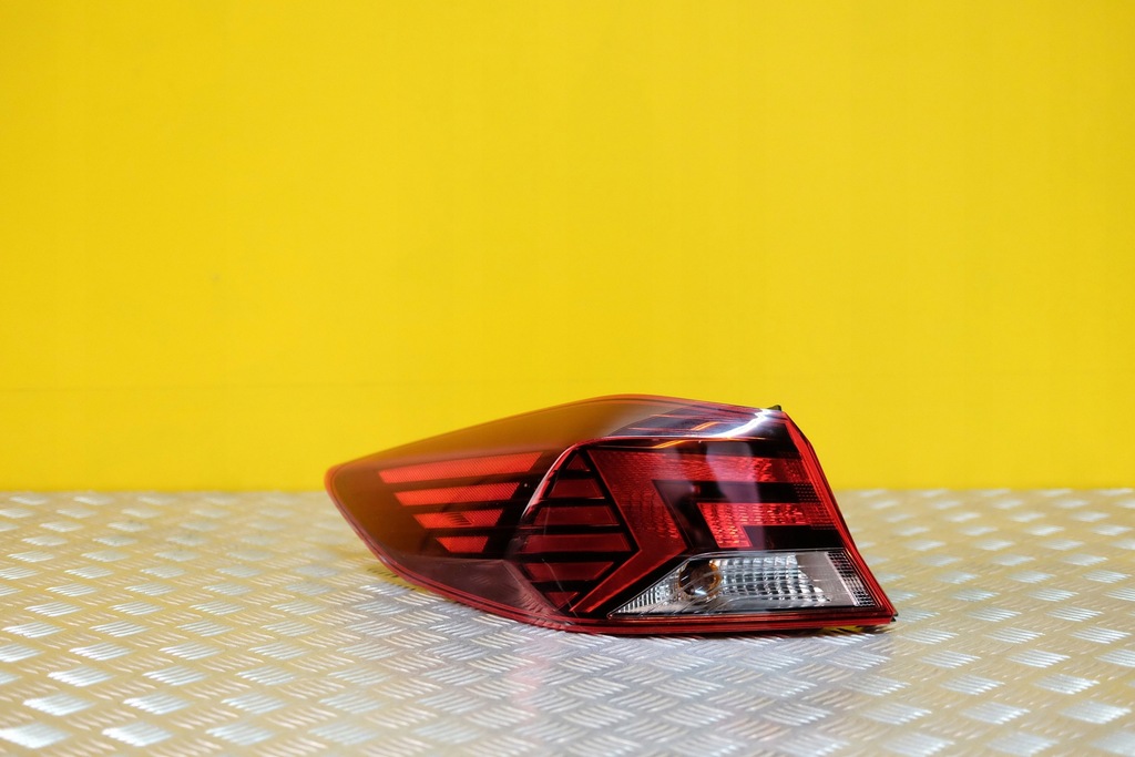 фото №1, Hyundai elantra 2019 2020 лампа задняя задняя led usa