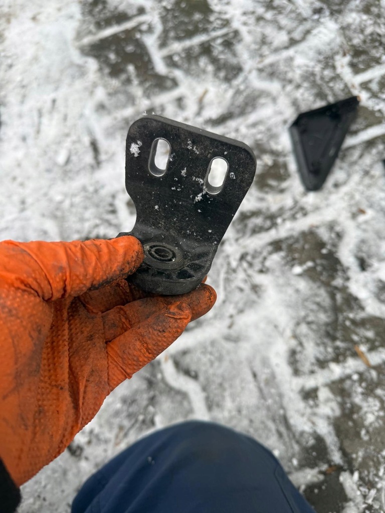 фото №1, Кронштейн кронштейн радіатор перед renault megane iv 215149933r