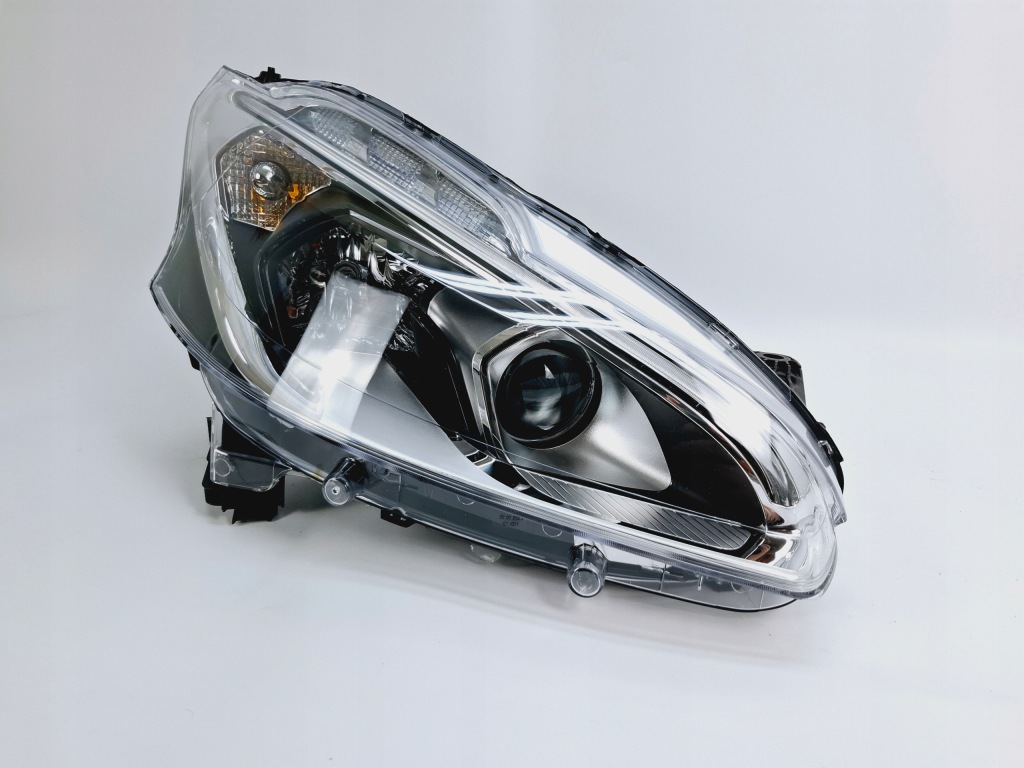 фото №7, Лампа правый перед передняя правая peugeot 208 i lift 2019- #061