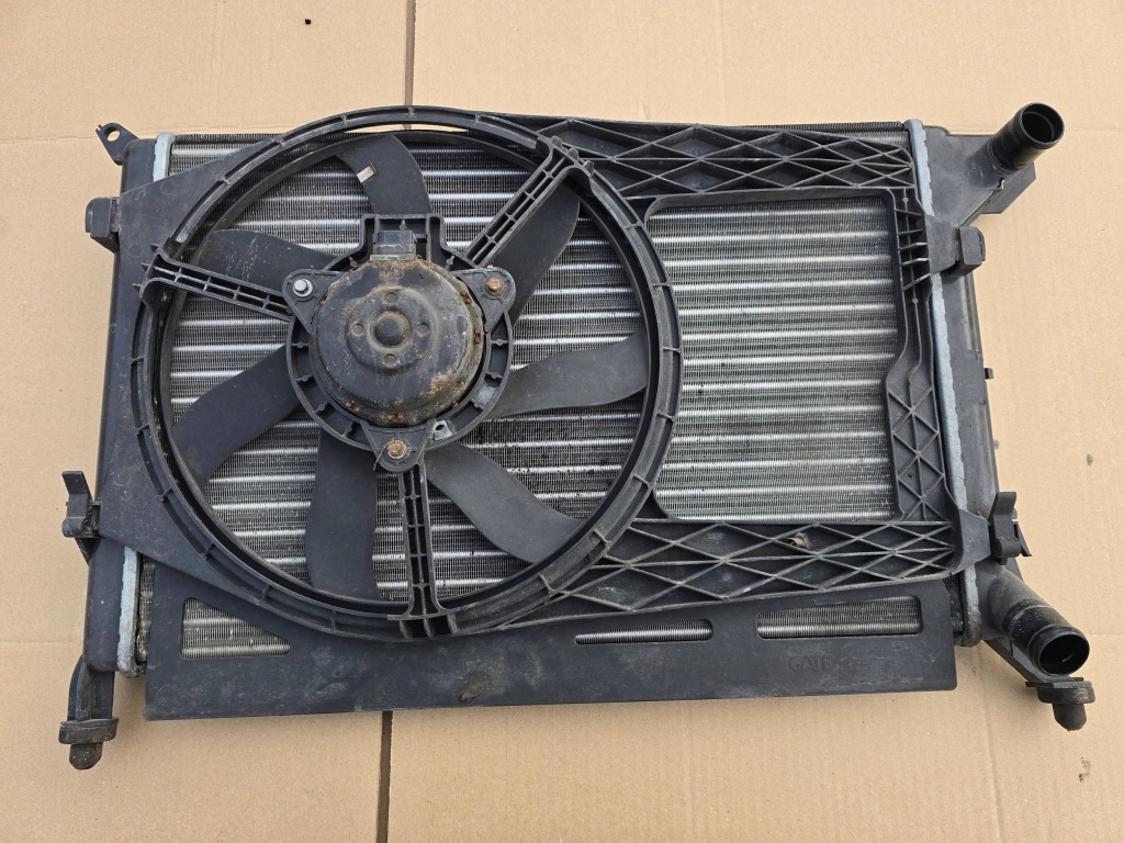 Купить Радиатор воды+ вентилятор mini cooper r50 52 1.6 бензин механическая коробка передач