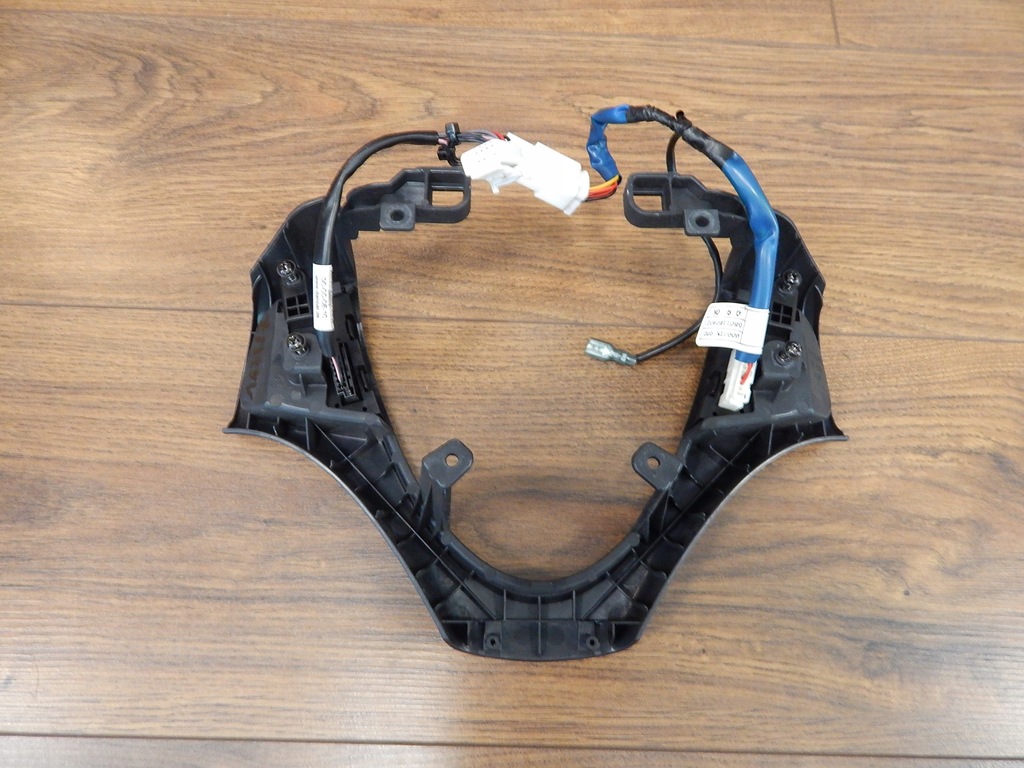 фото №6, Hyundai i30 i - круїз-контроль мультифункція кнопки керма