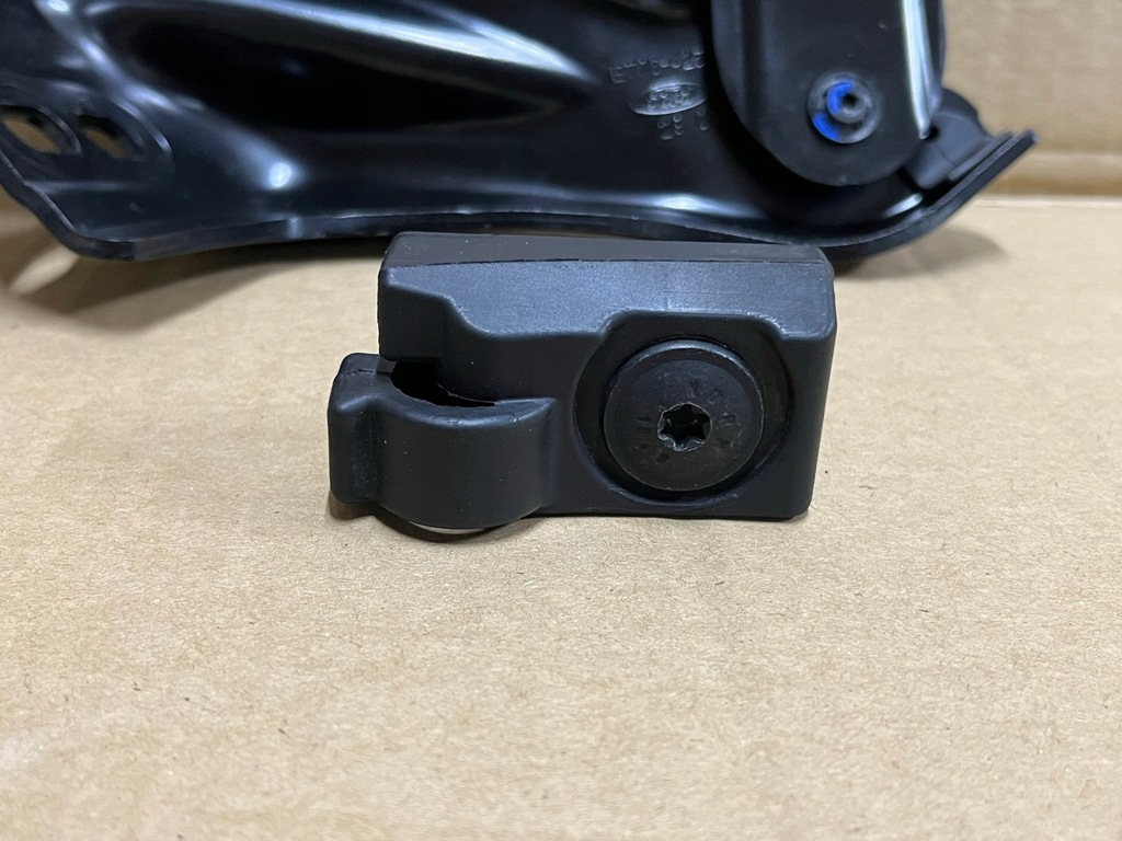 фото №16, Tourneo courier 14 ролики двері bok лівий напрямна задня