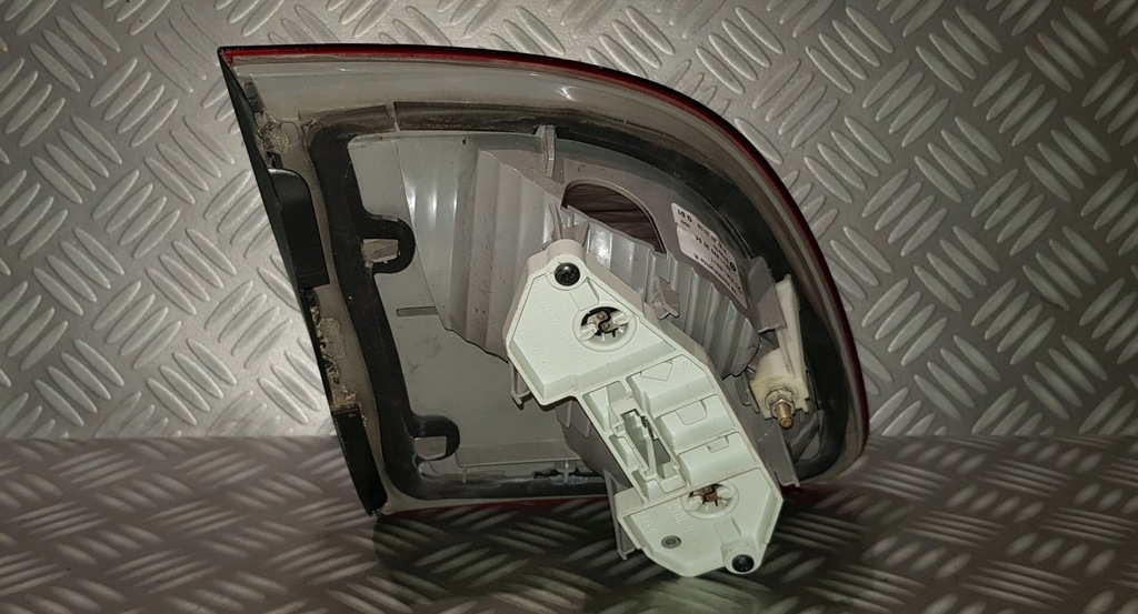 фото №14, Mercedes w211 kombi lift лампа правая задняя w крышка задняя крышки a2118203064