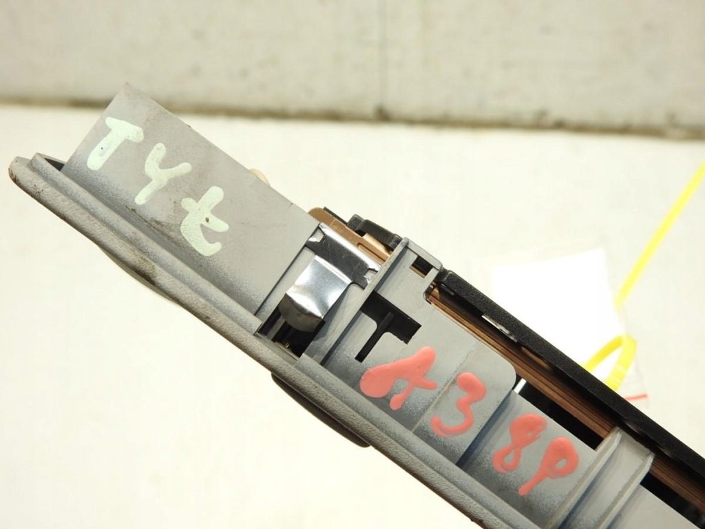 фото №2, Лампа освітлення салону задня audi a3 8p sportback 8e0947111a