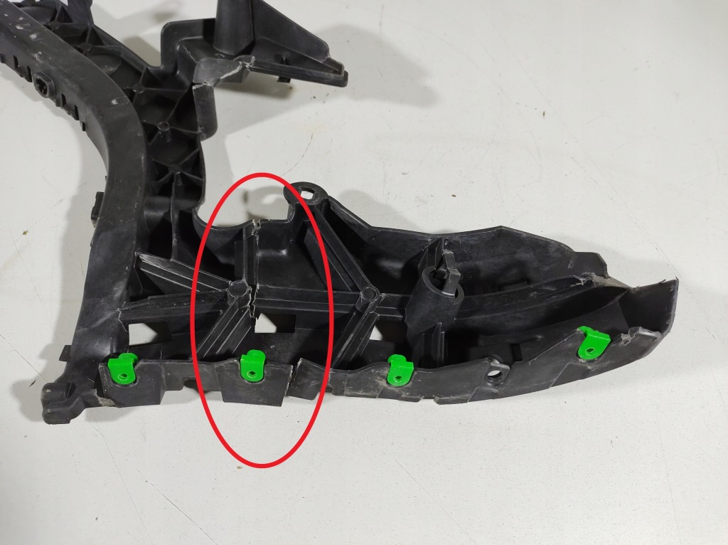 фото №10, Volvo v60 18r- направляющая кронштейн бампера правый задняя