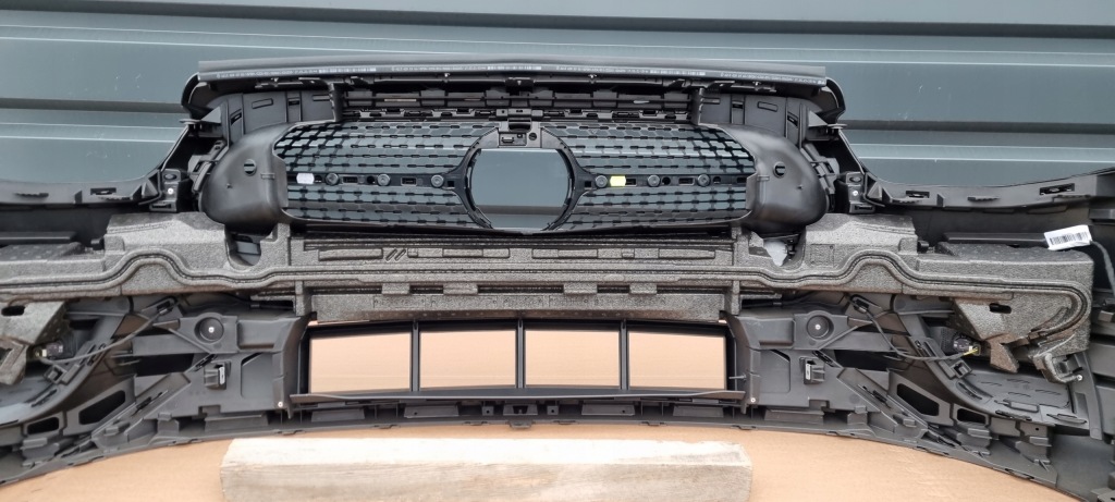 E klasa w213 рестайлинг  amg бампер перед оригинал a070 Цена