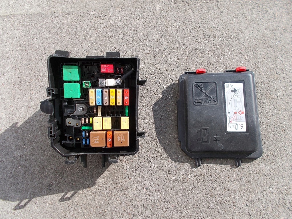 фото №1, Opel corsa d корпус предохранителей коробка корпус